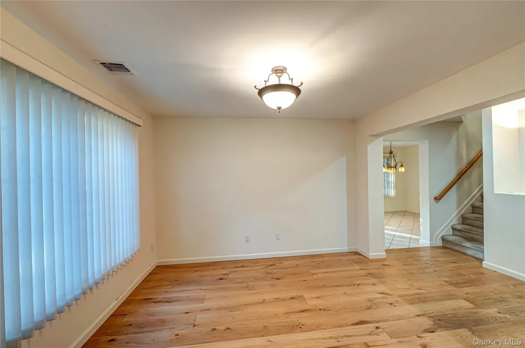 4 Cedar Ridge Lane Bay Shore NY 11706