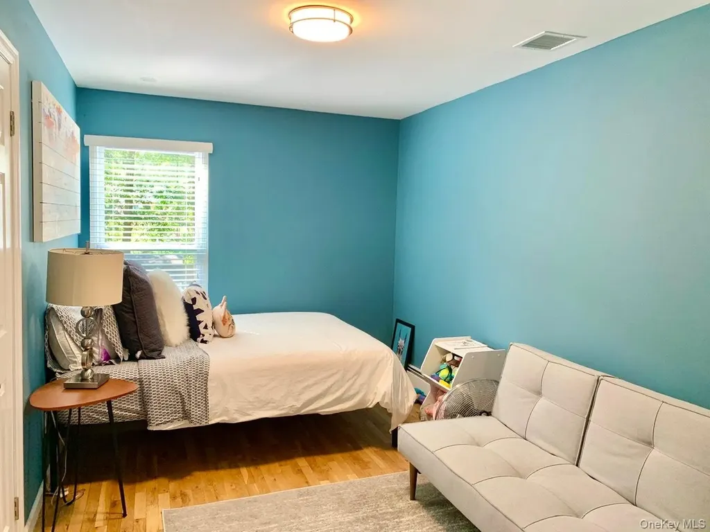 61 Kings Point Road East Hampton NY 11937