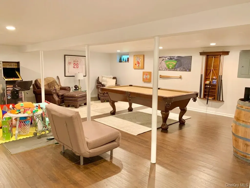 61 Kings Point Road East Hampton NY 11937