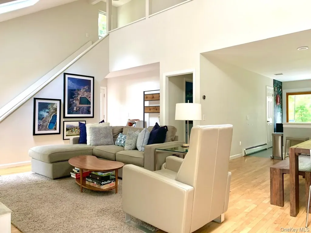 61 Kings Point Road East Hampton NY 11937