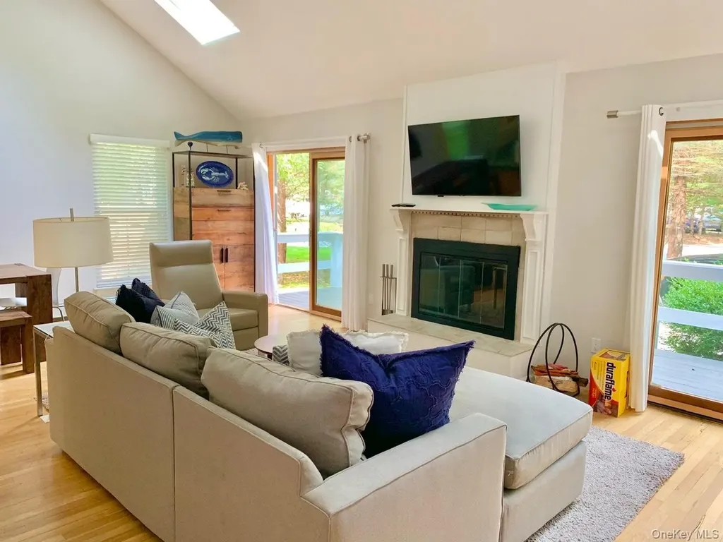 61 Kings Point Road East Hampton NY 11937