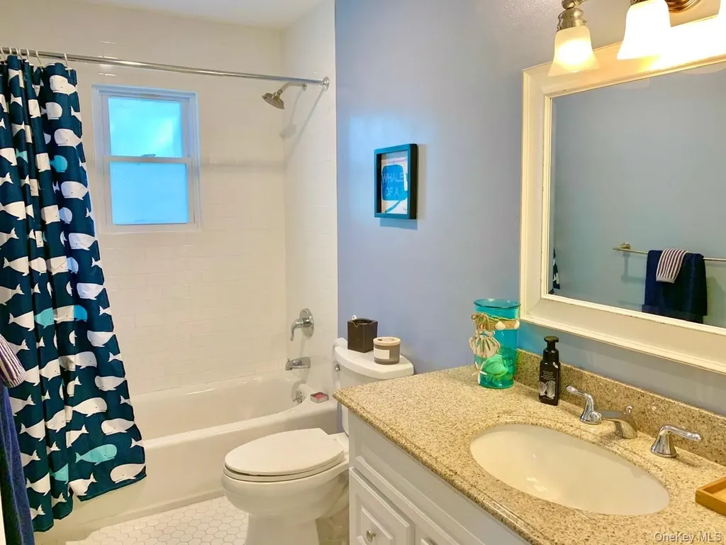 61 Kings Point Road East Hampton NY 11937