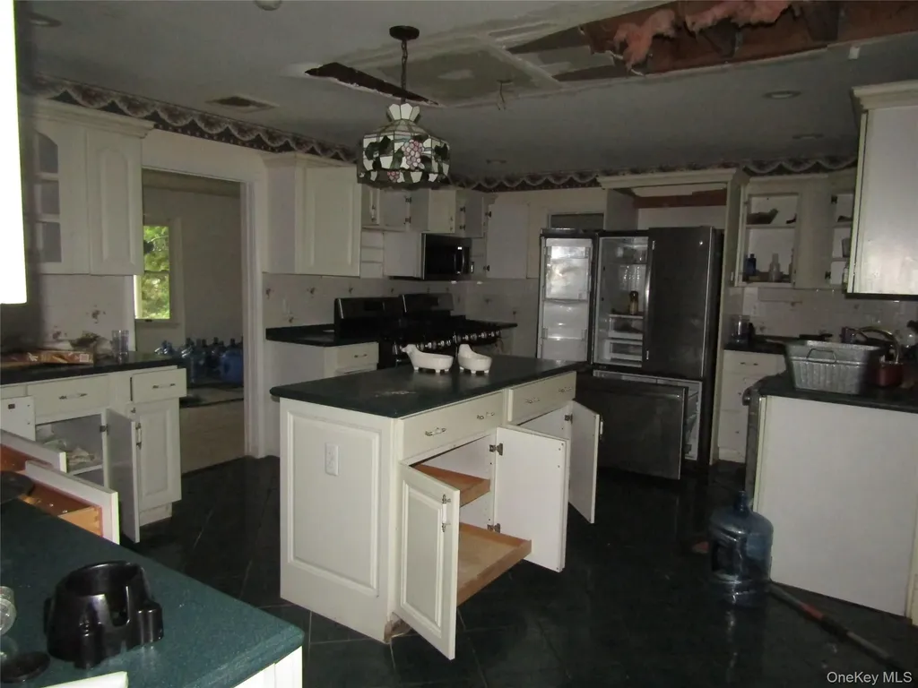5 Wynville Coram NY 11727