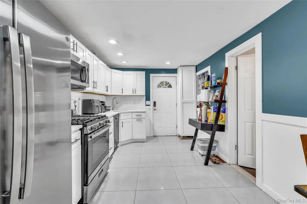 74 Weichers Avenue Ronkonkoma NY 11779