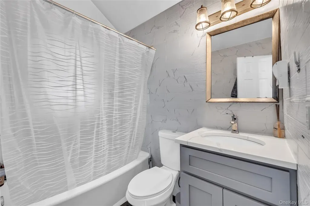74 Weichers Avenue Ronkonkoma NY 11779