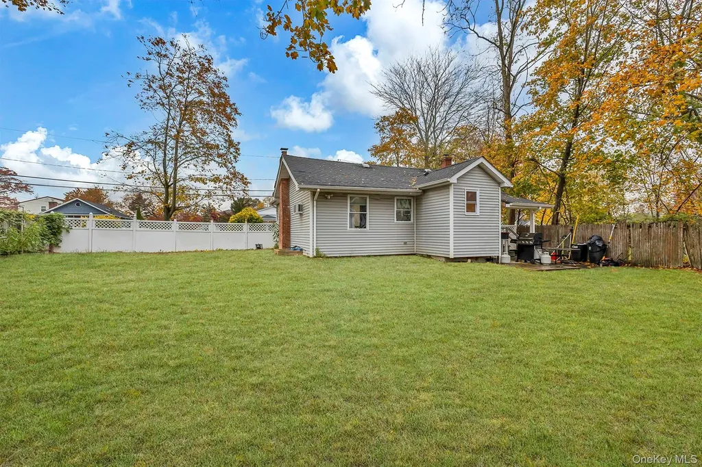 74 Weichers Avenue Ronkonkoma NY 11779