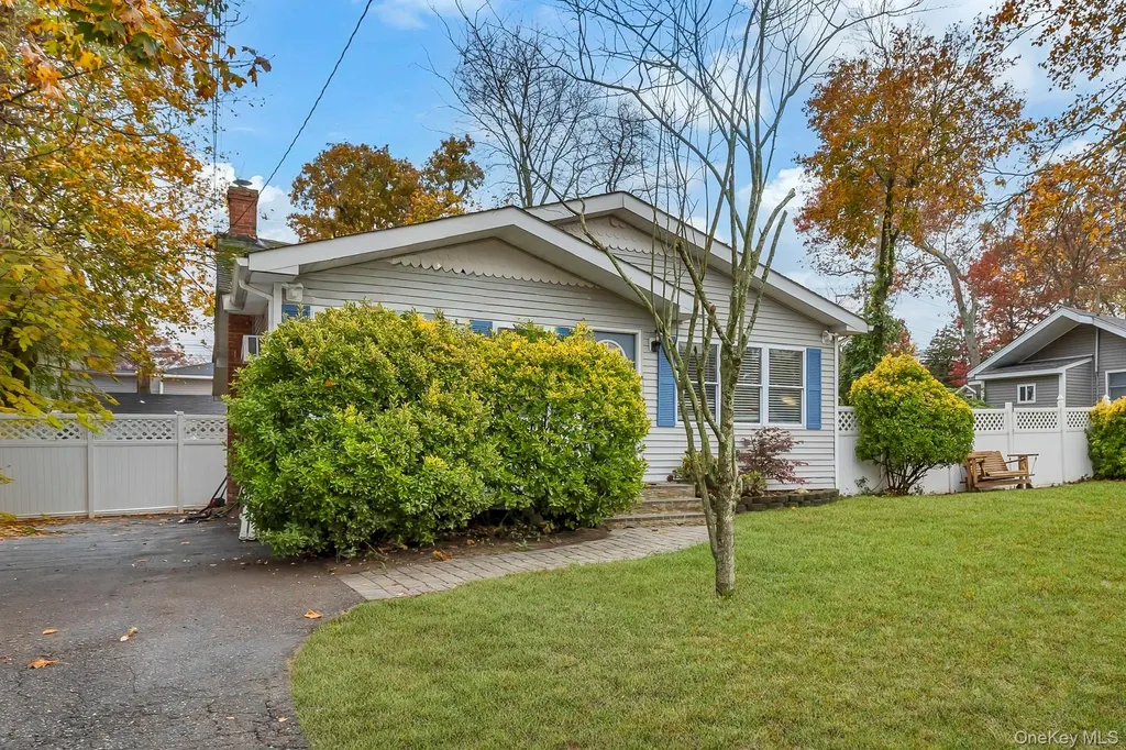 74 Weichers Avenue Ronkonkoma NY 11779