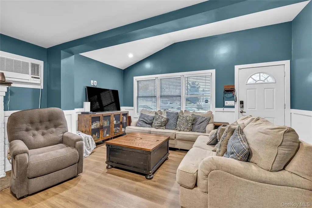 74 Weichers Avenue Ronkonkoma NY 11779