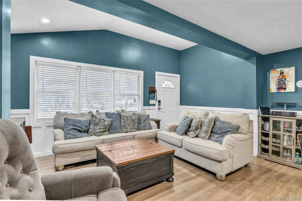 74 Weichers Avenue Ronkonkoma NY 11779