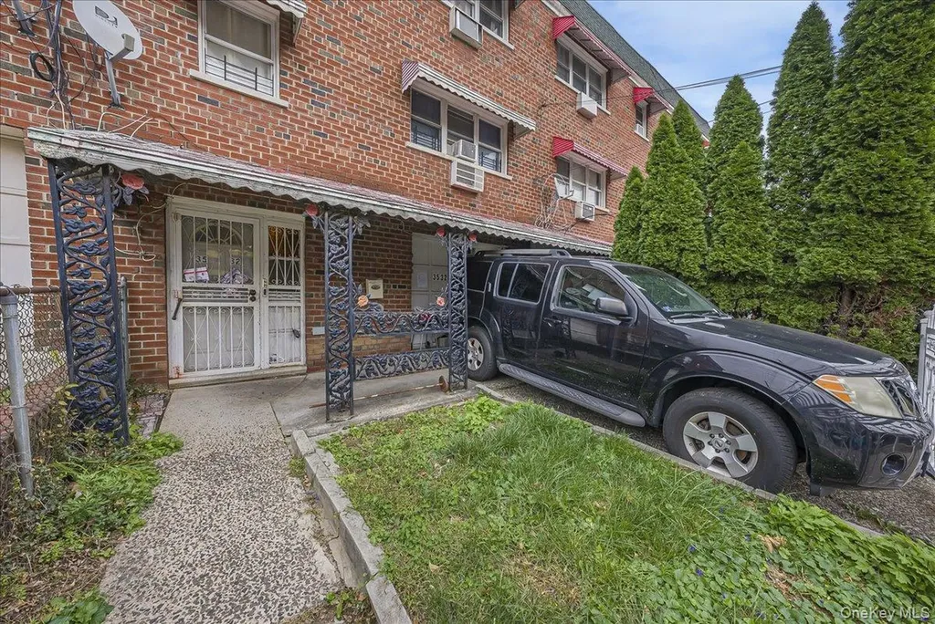 3532 Ely Avenue Bronx NY 10466
