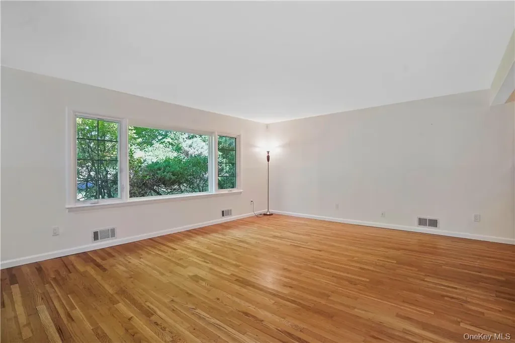 124 Northfield Avenue Dobbs Ferry NY 10522