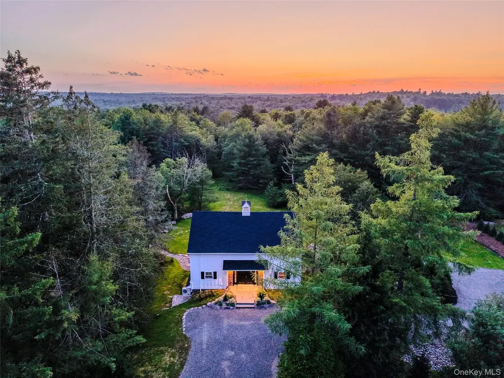 2489 Ny-42 Forestburgh NY 12777