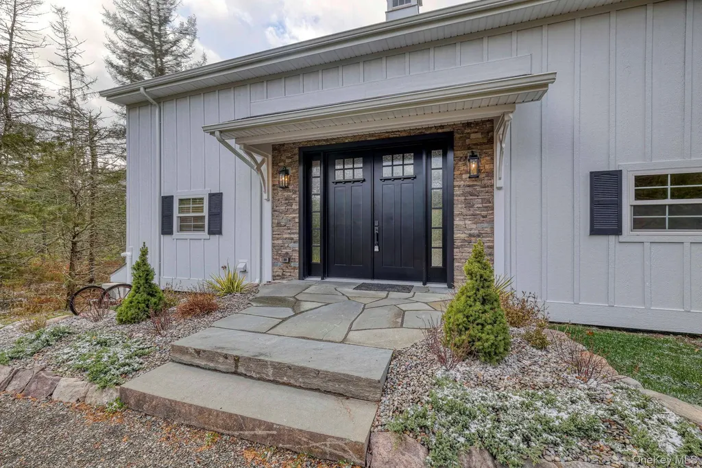 2489 Ny-42 Forestburgh NY 12777