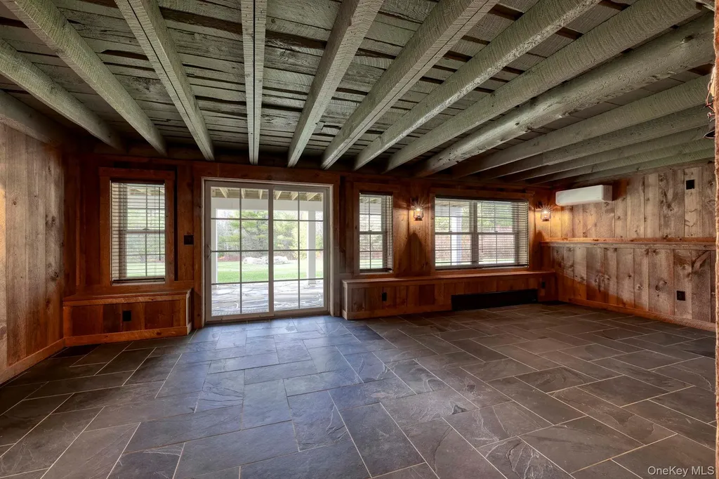 2489 Ny-42 Forestburgh NY 12777