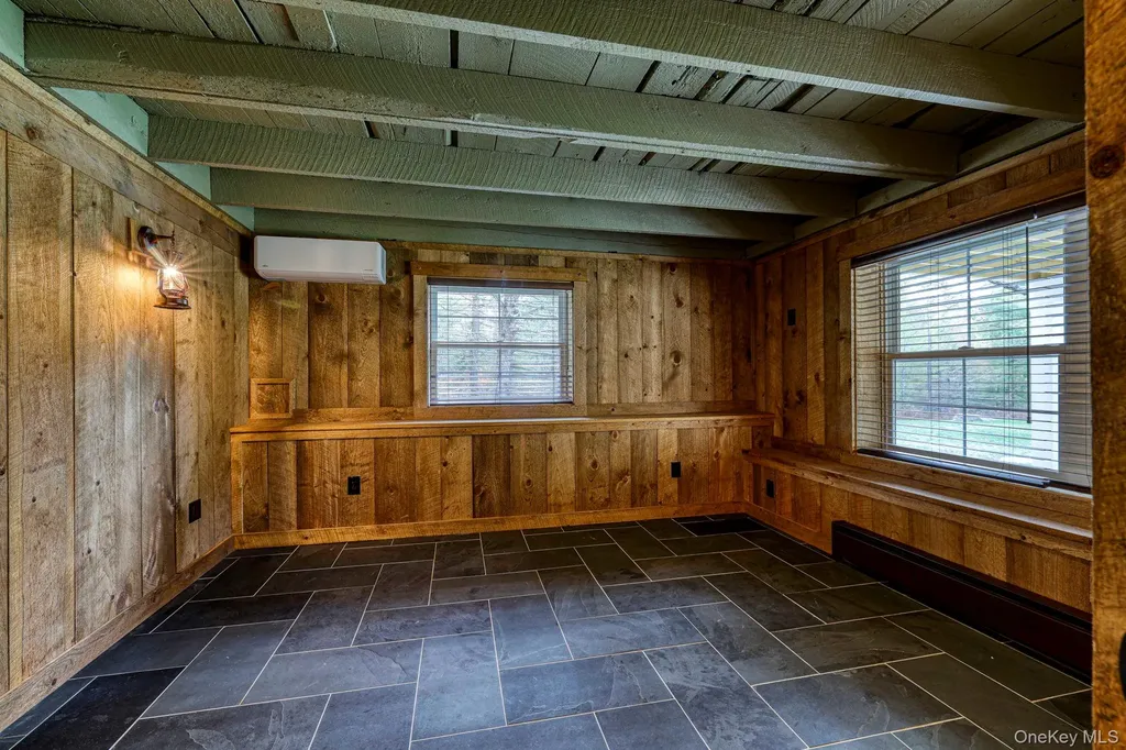 2489 Ny-42 Forestburgh NY 12777
