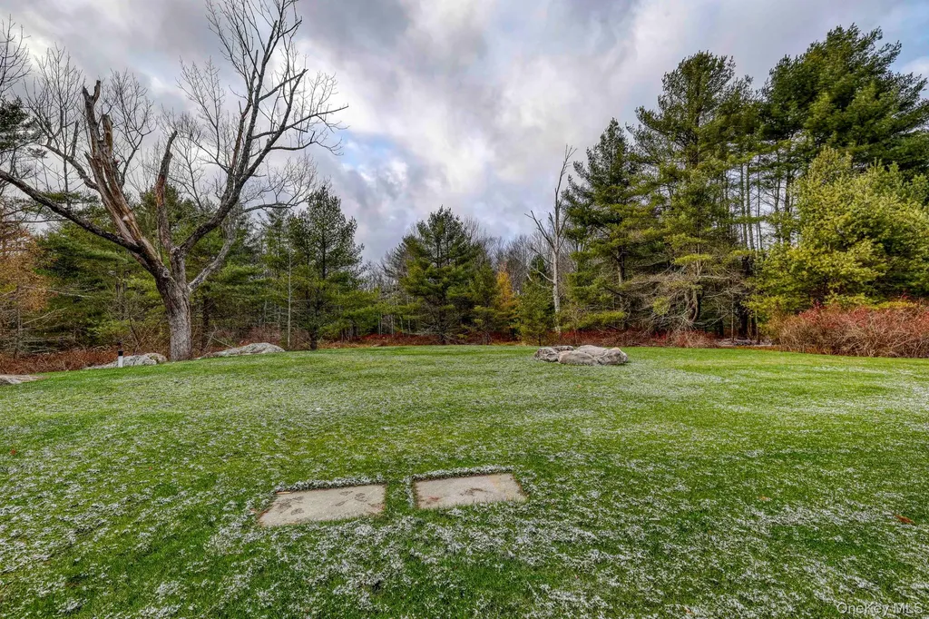 2489 Ny-42 Forestburgh NY 12777