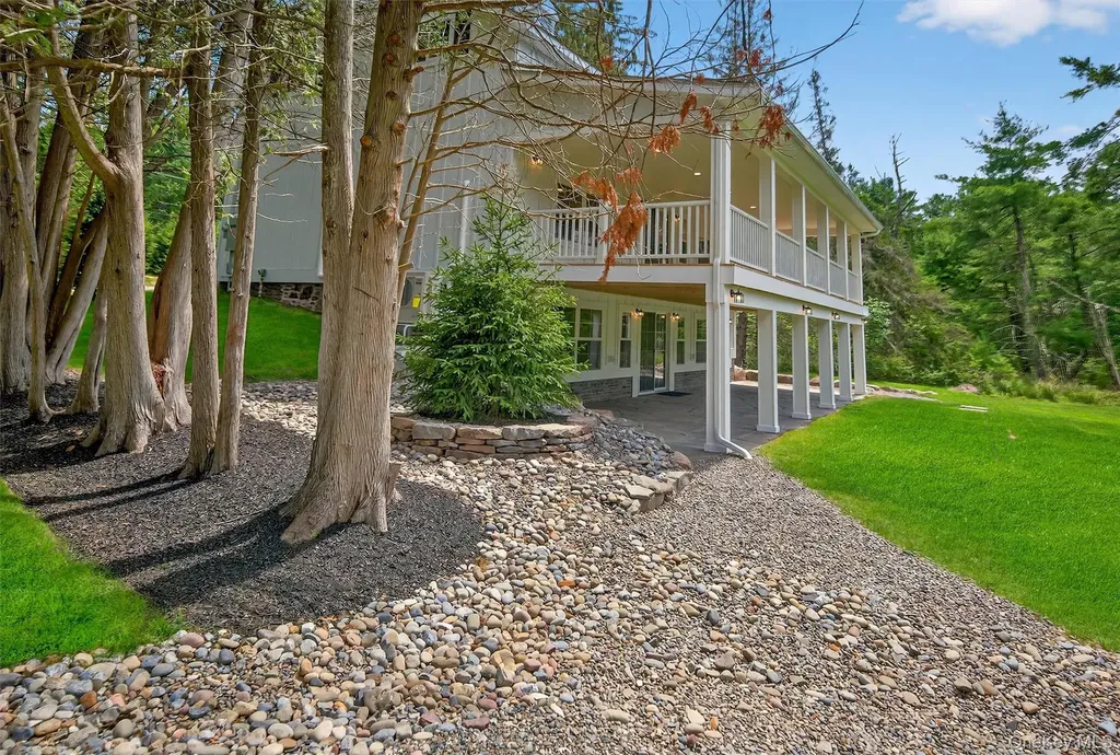 2489 Ny-42 Forestburgh NY 12777