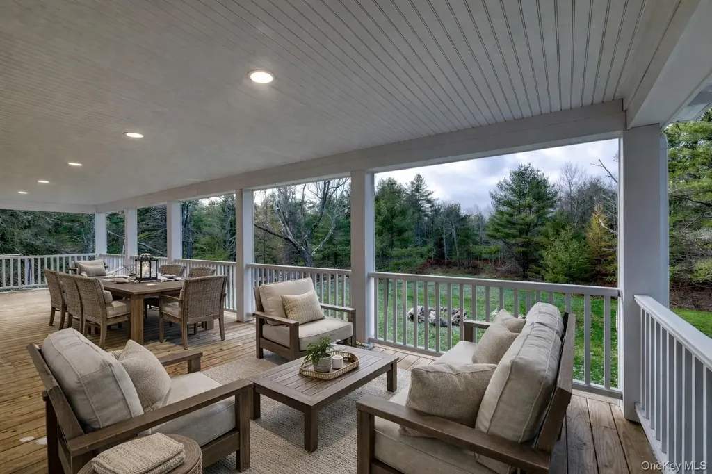 2489 Ny-42 Forestburgh NY 12777