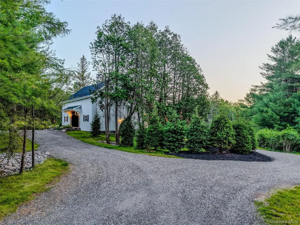 2489 Ny-42 Forestburgh NY 12777