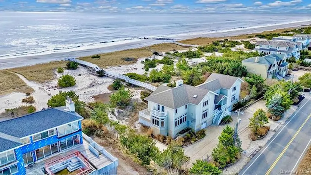 605 Dune Road Westhampton NY 11977