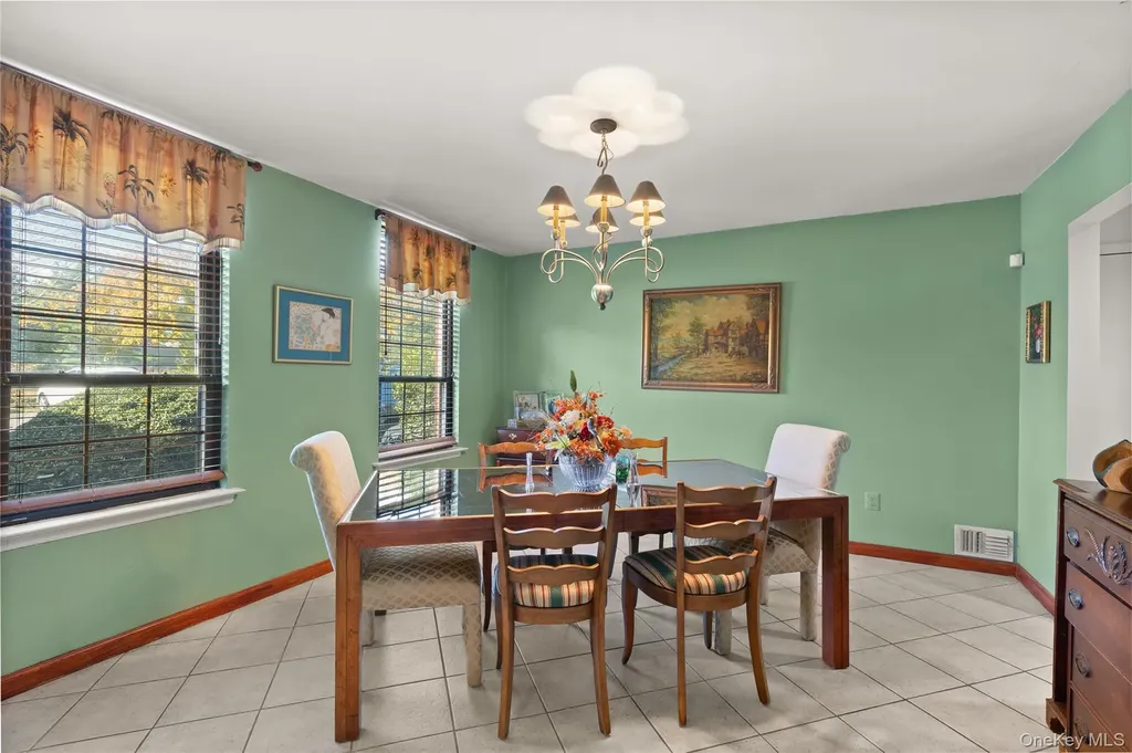 183 Captains Way Bay Shore NY 11706