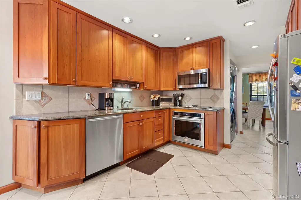 183 Captains Way Bay Shore NY 11706
