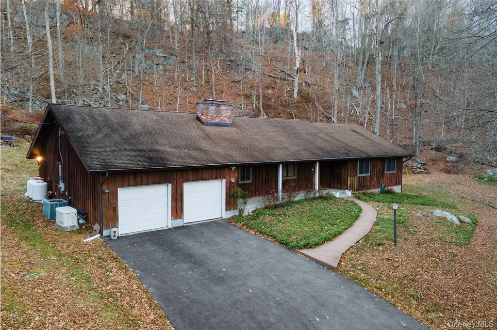 630 Union Valley Road Mahopac NY 10541