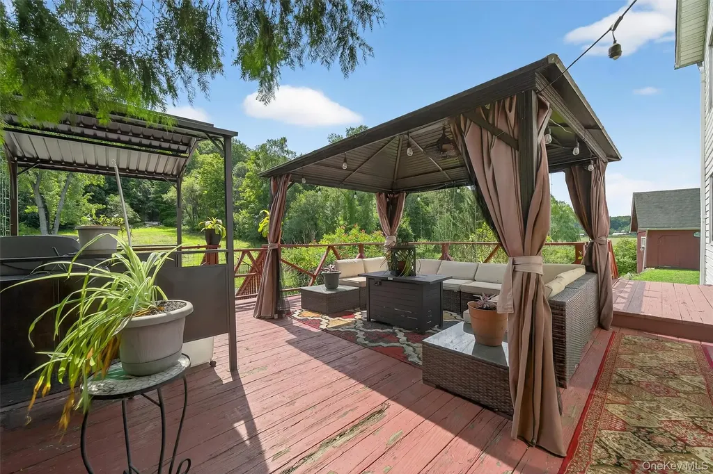 252 Round Hill Road Florida NY 10921
