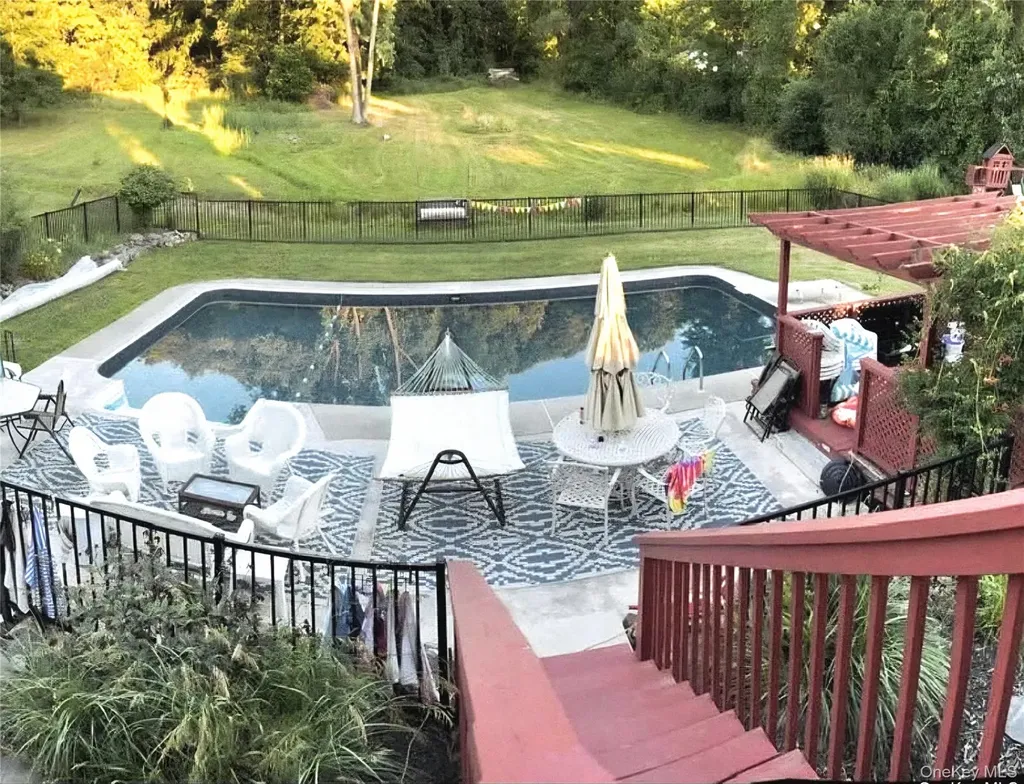 252 Round Hill Road Florida NY 10921