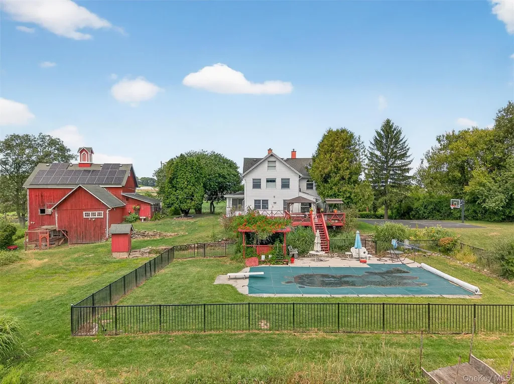 252 Round Hill Road Florida NY 10921