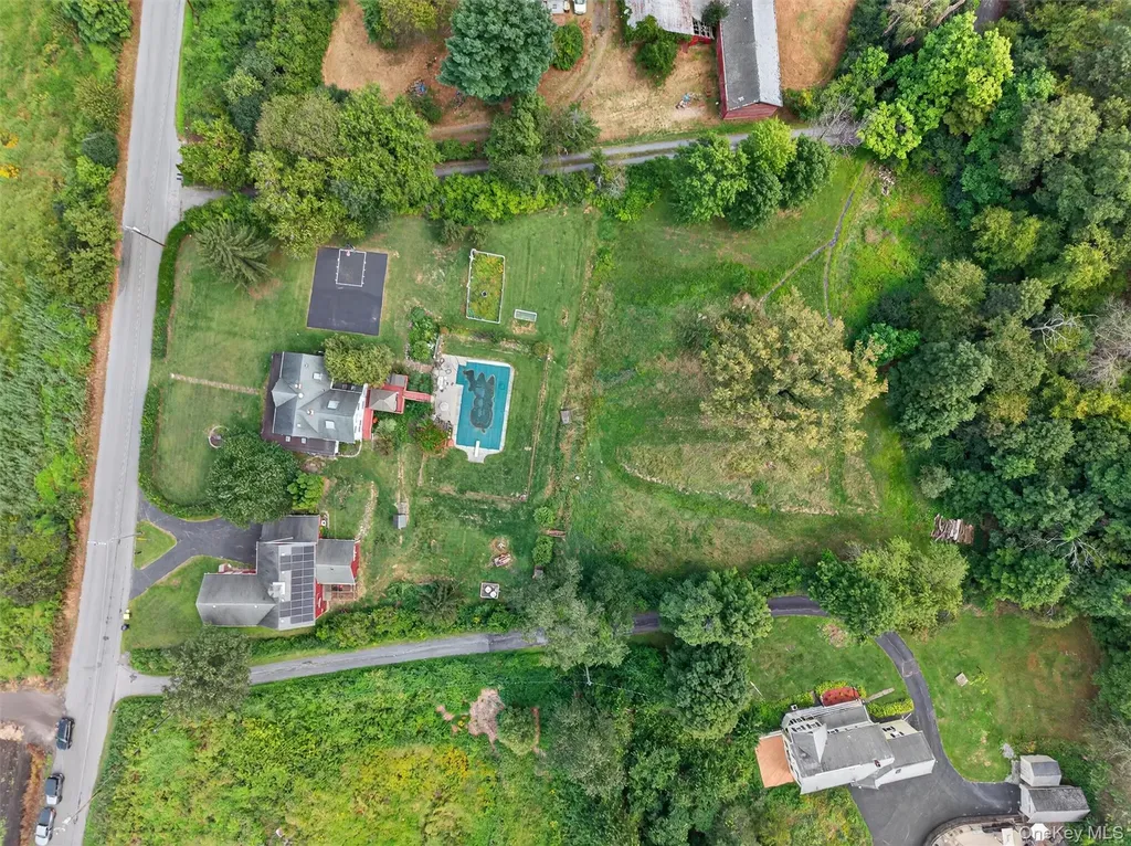 252 Round Hill Road Florida NY 10921