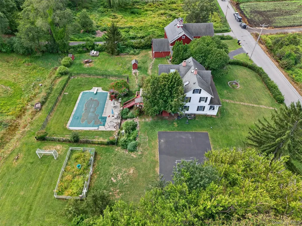 252 Round Hill Road Florida NY 10921
