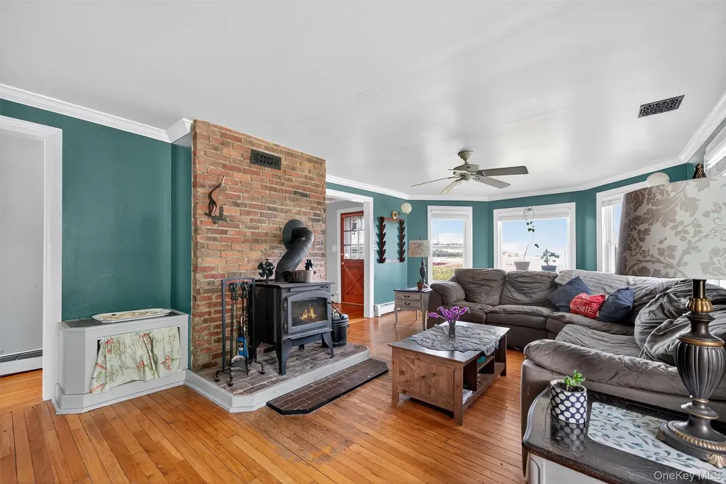 252 Round Hill Road Florida NY 10921