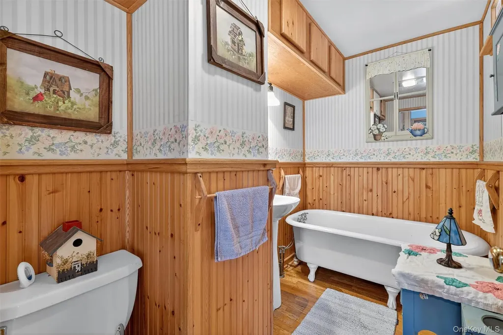 252 Round Hill Road Florida NY 10921