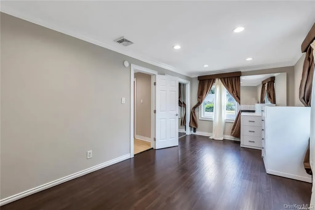531 Old Country Road Plainview NY 11803