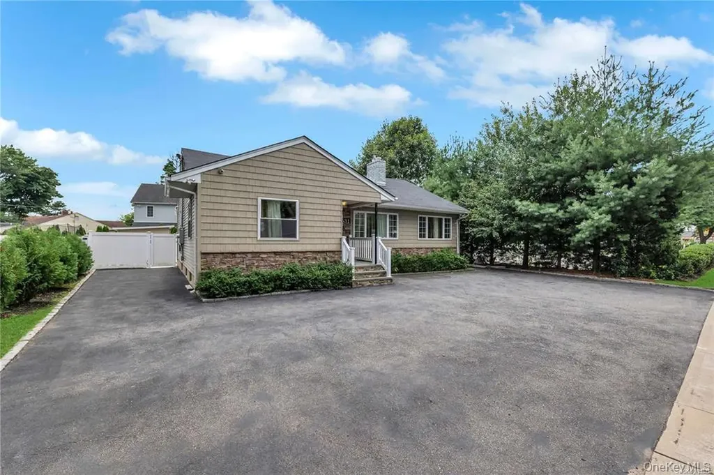 531 Old Country Road Plainview NY 11803