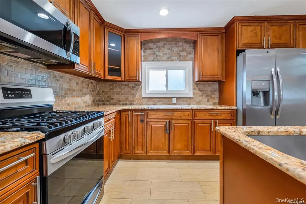 531 Old Country Road Plainview NY 11803