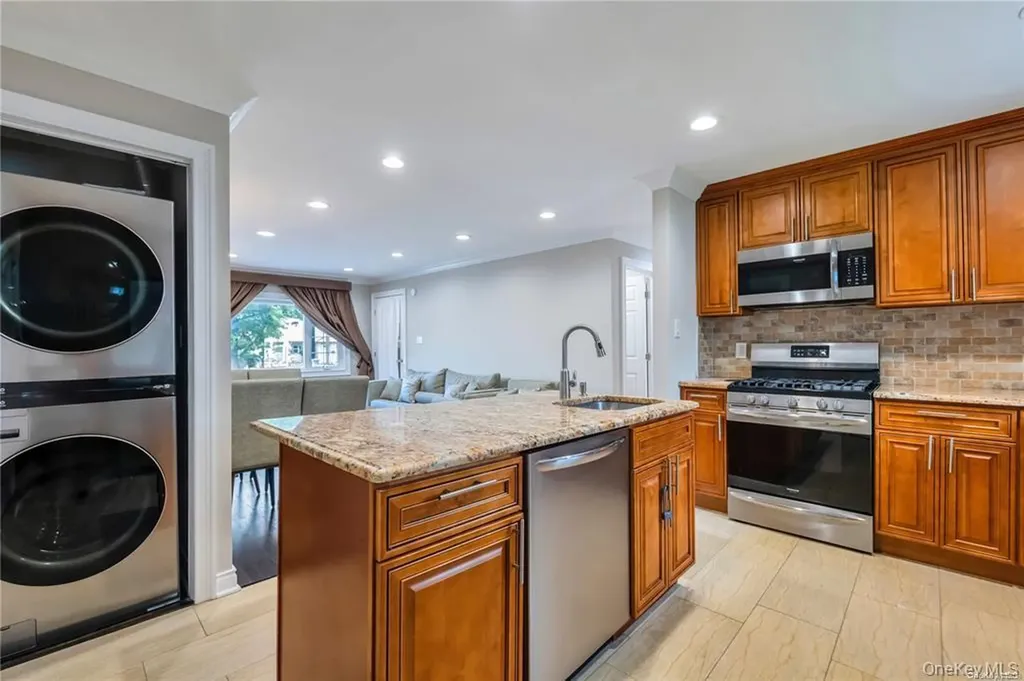 531 Old Country Road Plainview NY 11803