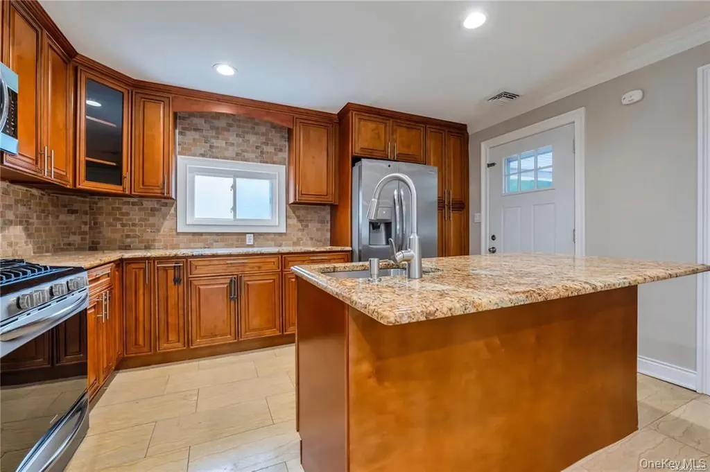 531 Old Country Road Plainview NY 11803