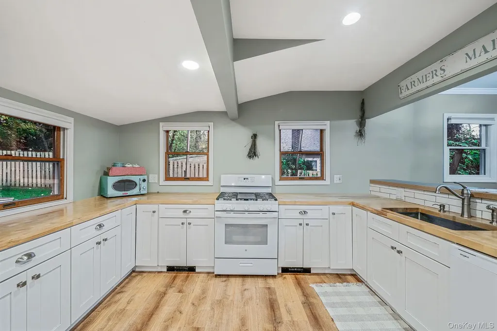 291 Terry Road Smithtown NY 11787