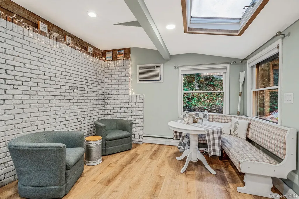 291 Terry Road Smithtown NY 11787
