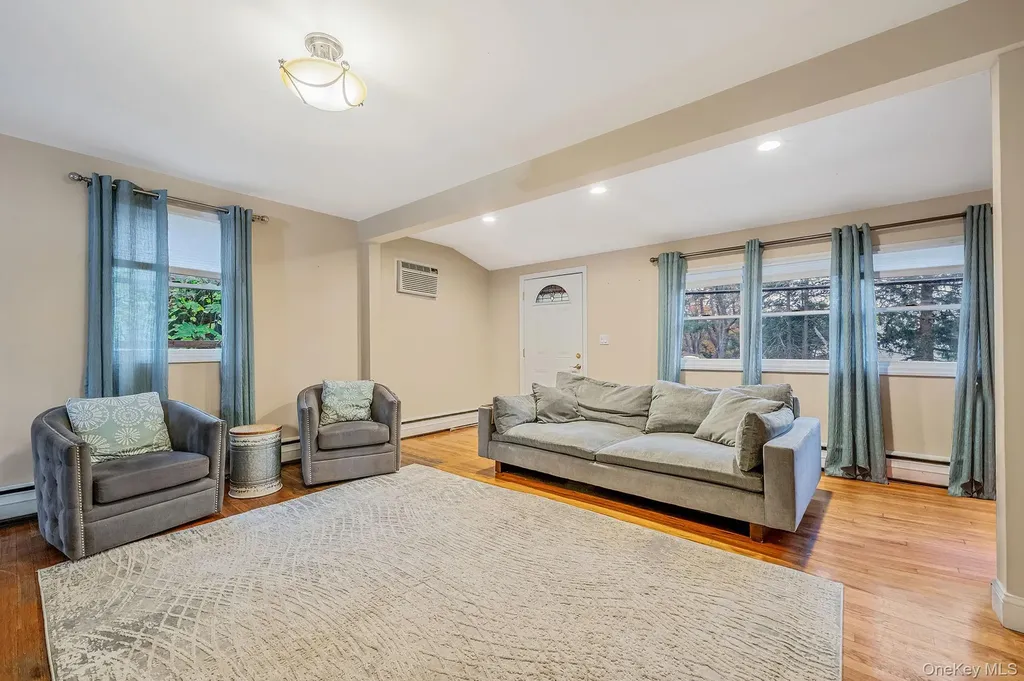 291 Terry Road Smithtown NY 11787