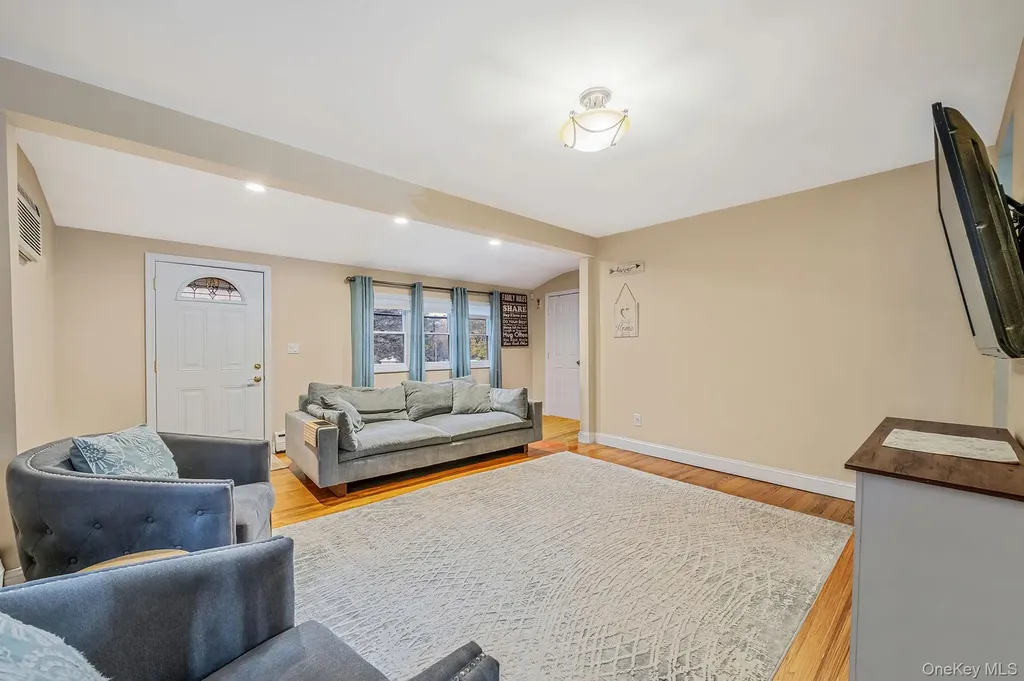 291 Terry Road Smithtown NY 11787