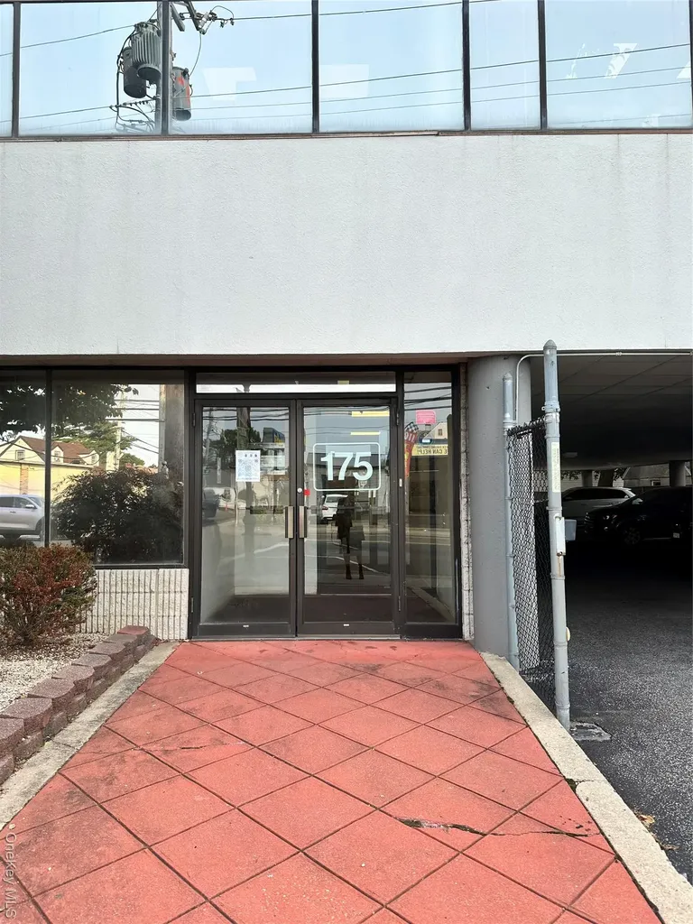 175 N Central Avenue Valley Stream NY 11580