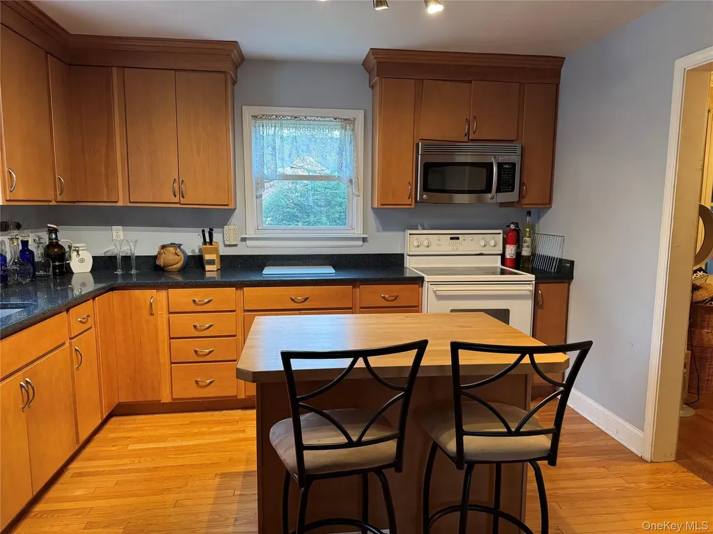 832 Dutchess Turnpike Poughkeepsie NY 12603
