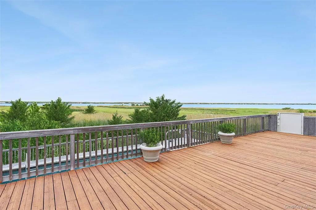 542 Dune Road Westhampton NY 11977