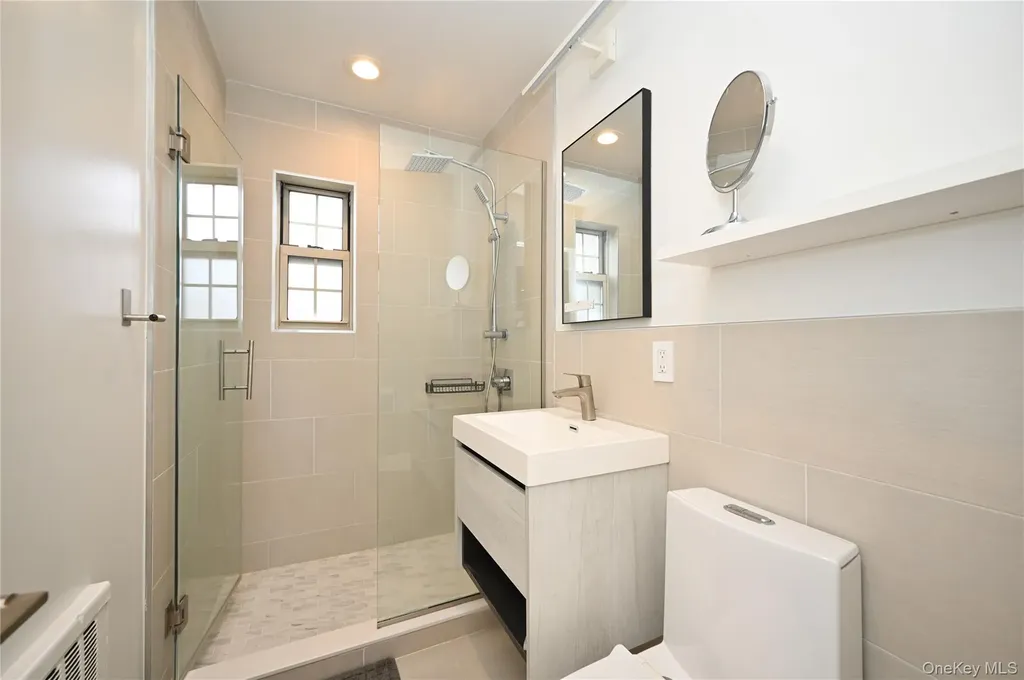 69-25 215th Bayside NY 11364