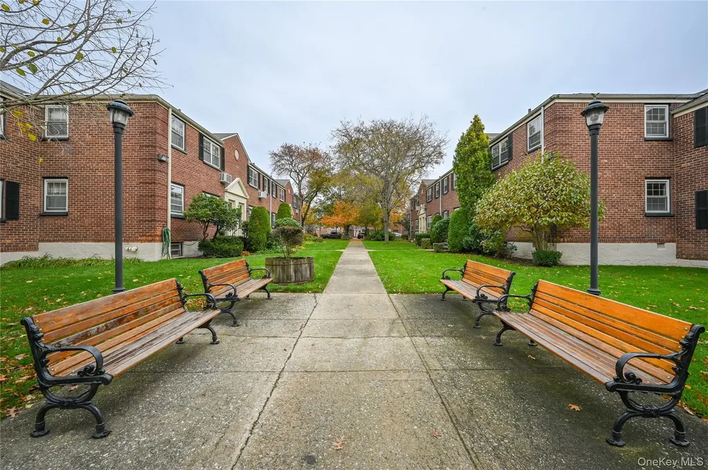 69-25 215th Bayside NY 11364
