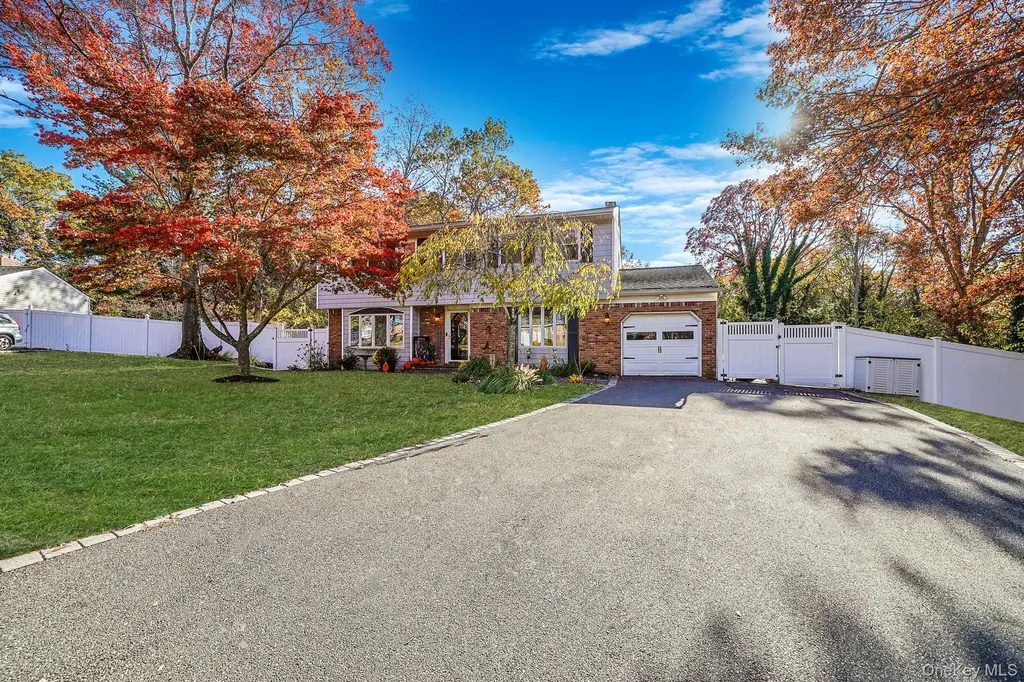 18 Ashford Drive Ridge NY 11961