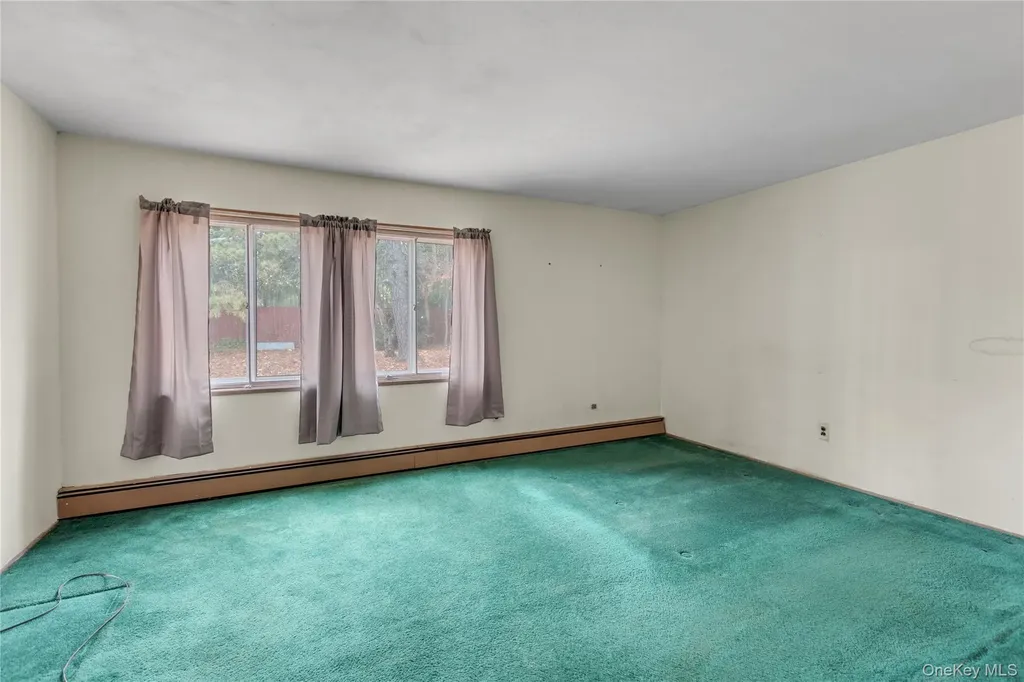 96 Split Cedar Drive Islandia NY 11749